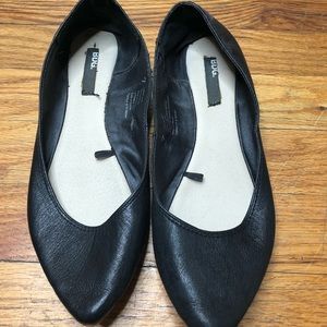 Black pointer flats